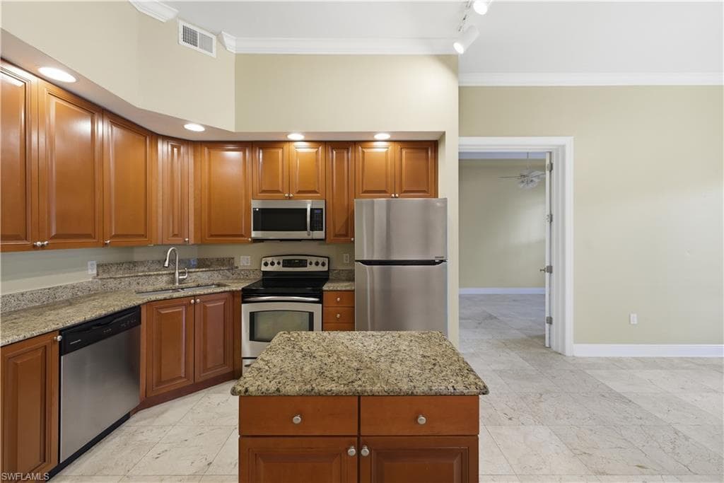 2825 Palm Beach BLVD # 118, FORT MYERS FL 33916-5