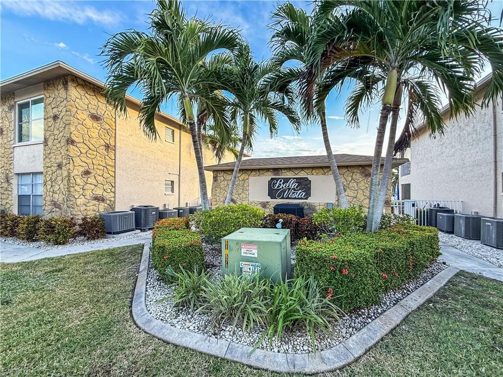 1304 Miramar ST # 202, CAPE CORAL FL 33904-27