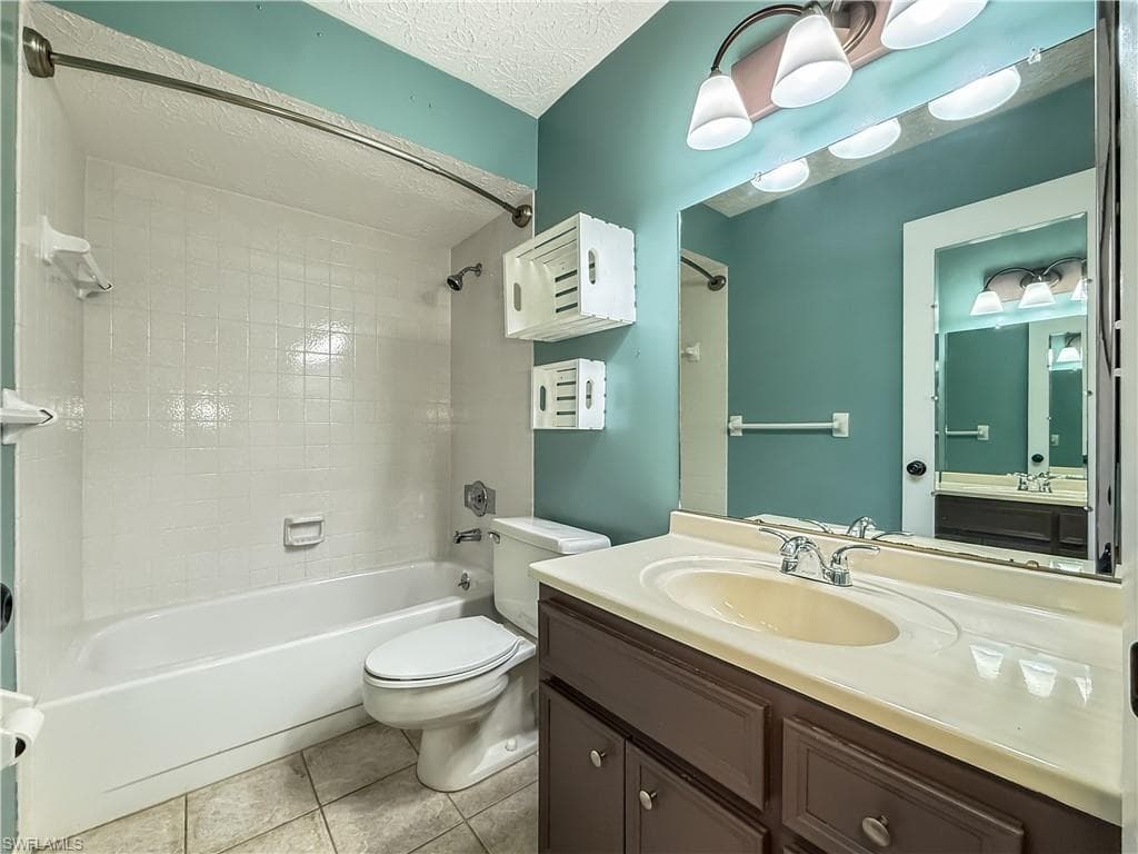 1304 Miramar ST # 202, CAPE CORAL FL 33904-18