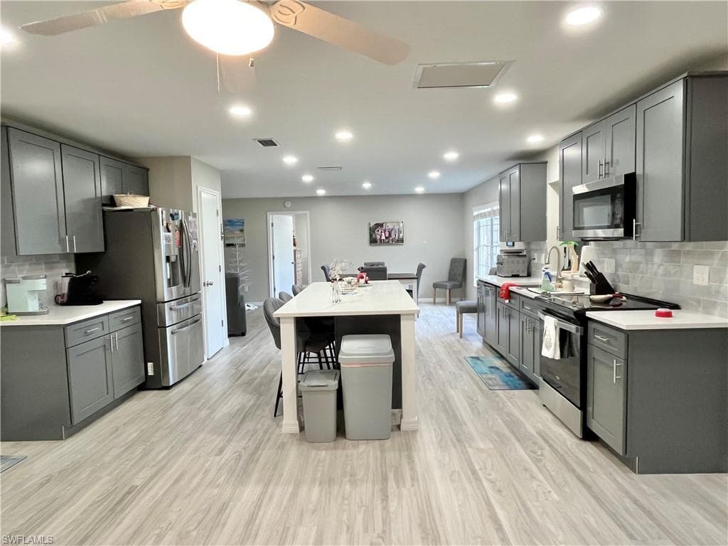 1254 Hazeltine DR-5