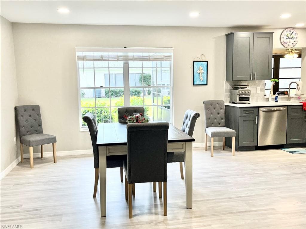 1254 Hazeltine DR-15
