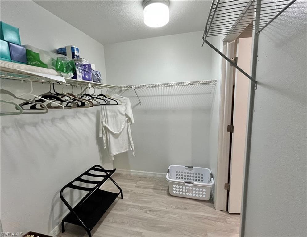 1254 Hazeltine DR-25