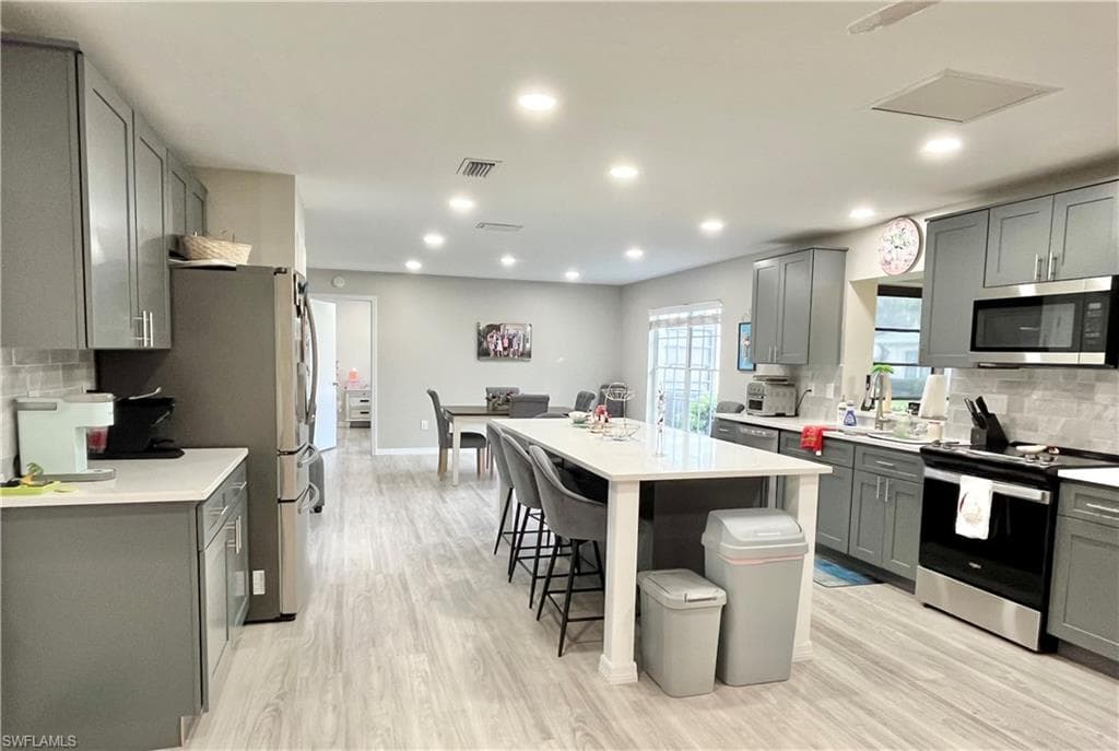 1254 Hazeltine DR-4
