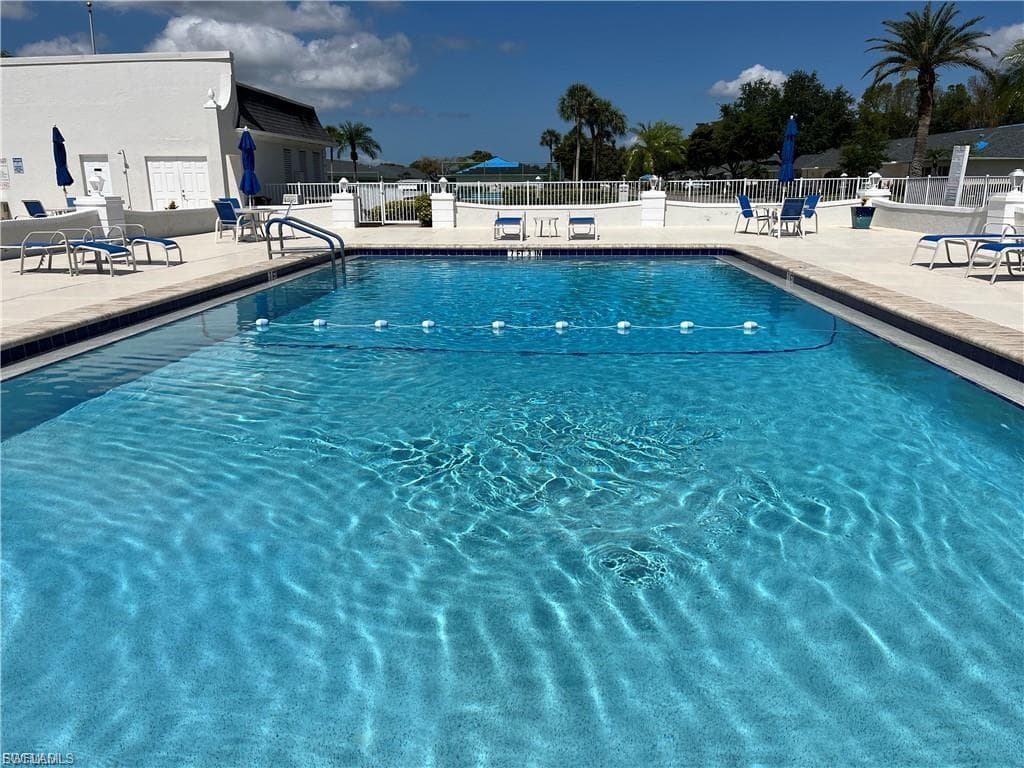 1254 Hazeltine DR-39