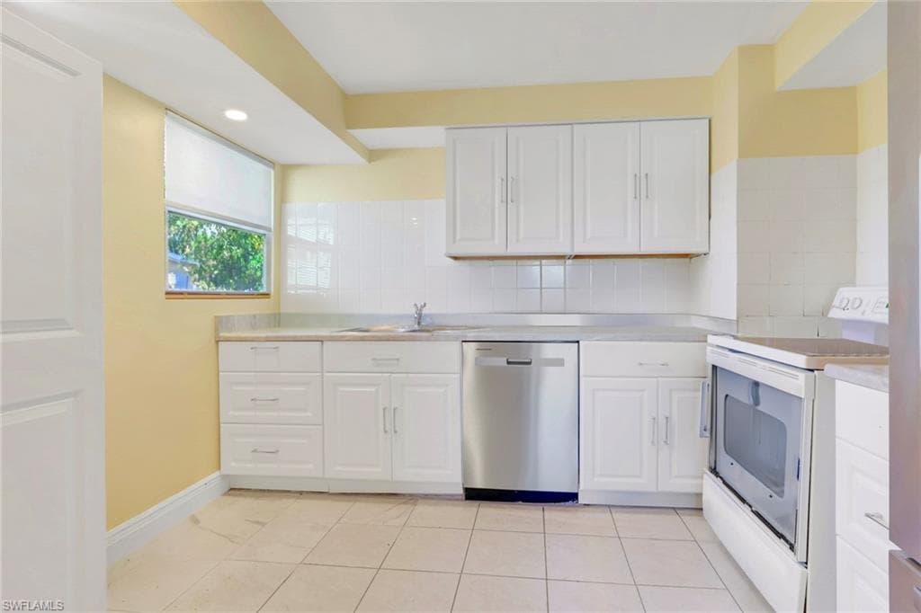 5306 Martin ST, NAPLES FL 34113-31