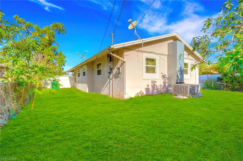 5306 Martin ST, NAPLES FL 34113-8