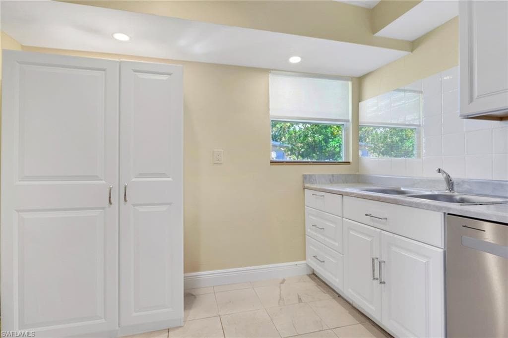 5306 Martin ST, NAPLES FL 34113-37