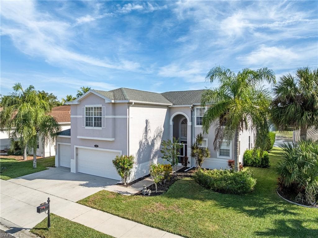 320 Spider Lily LN, NAPLES FL 34119-1