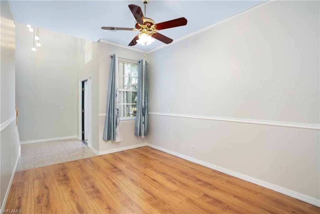 320 Spider Lily LN, NAPLES FL 34119-15