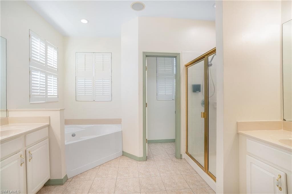 320 Spider Lily LN, NAPLES FL 34119-21