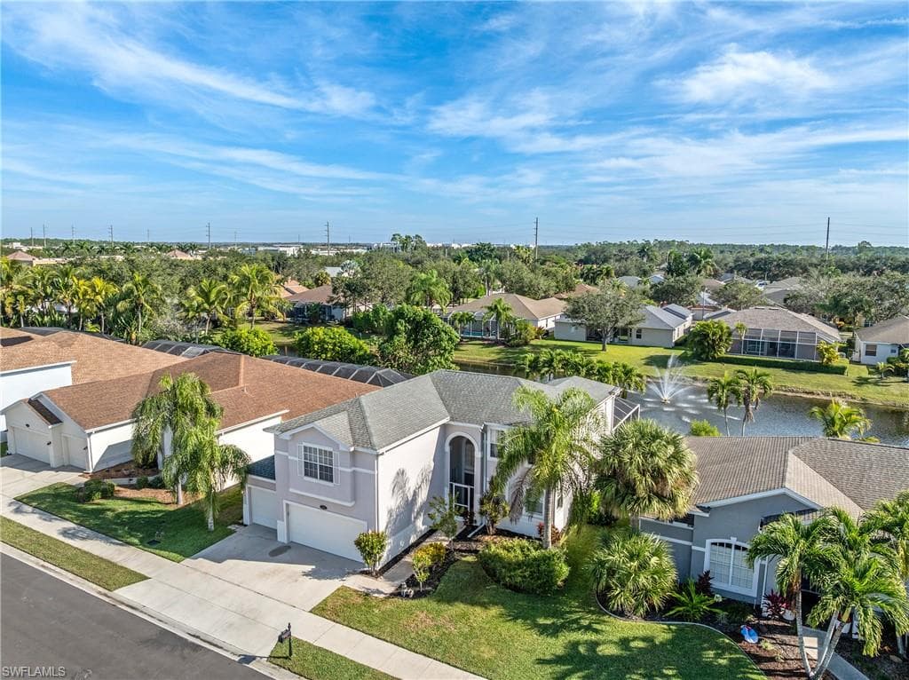 320 Spider Lily LN, NAPLES FL 34119-2