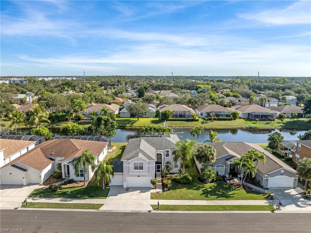 320 Spider Lily LN, NAPLES FL 34119-3