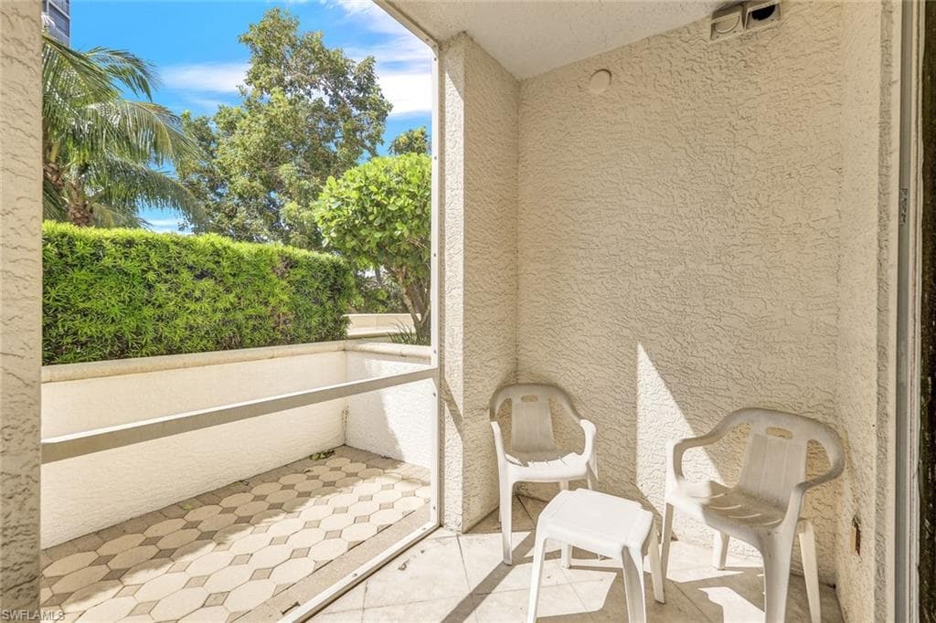 315 DUNES BLVD # 01, NAPLES FL 34110-22