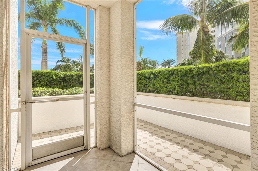 315 DUNES BLVD # 01, NAPLES FL 34110-21