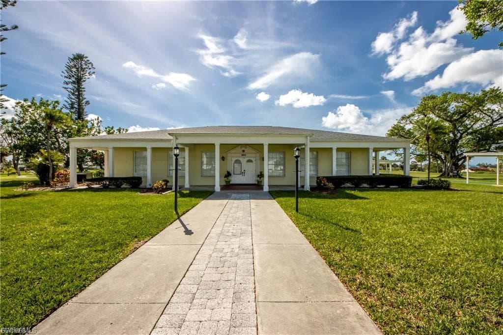 6992 Edgewater CIR, FORT MYERS FL 33919-21