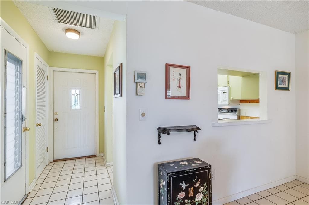 6992 Edgewater CIR, FORT MYERS FL 33919-10