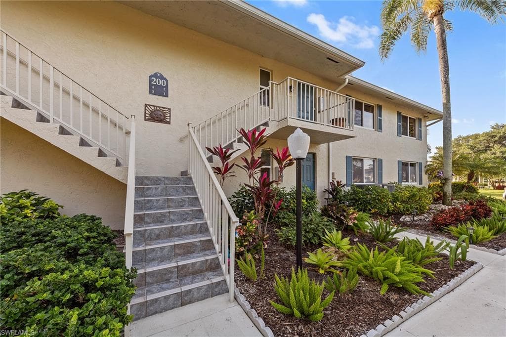 200 Albi RD # 2, NAPLES FL 34112-35