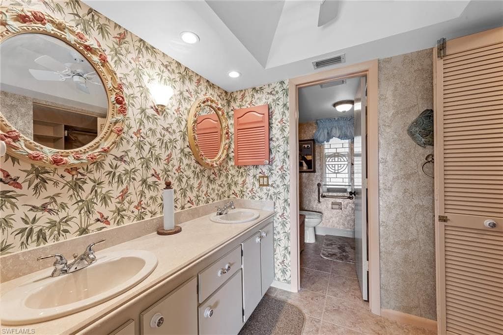 200 Albi RD # 2, NAPLES FL 34112-23