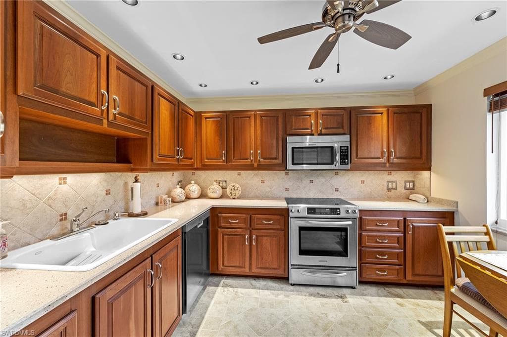 200 Albi RD # 2, NAPLES FL 34112-17