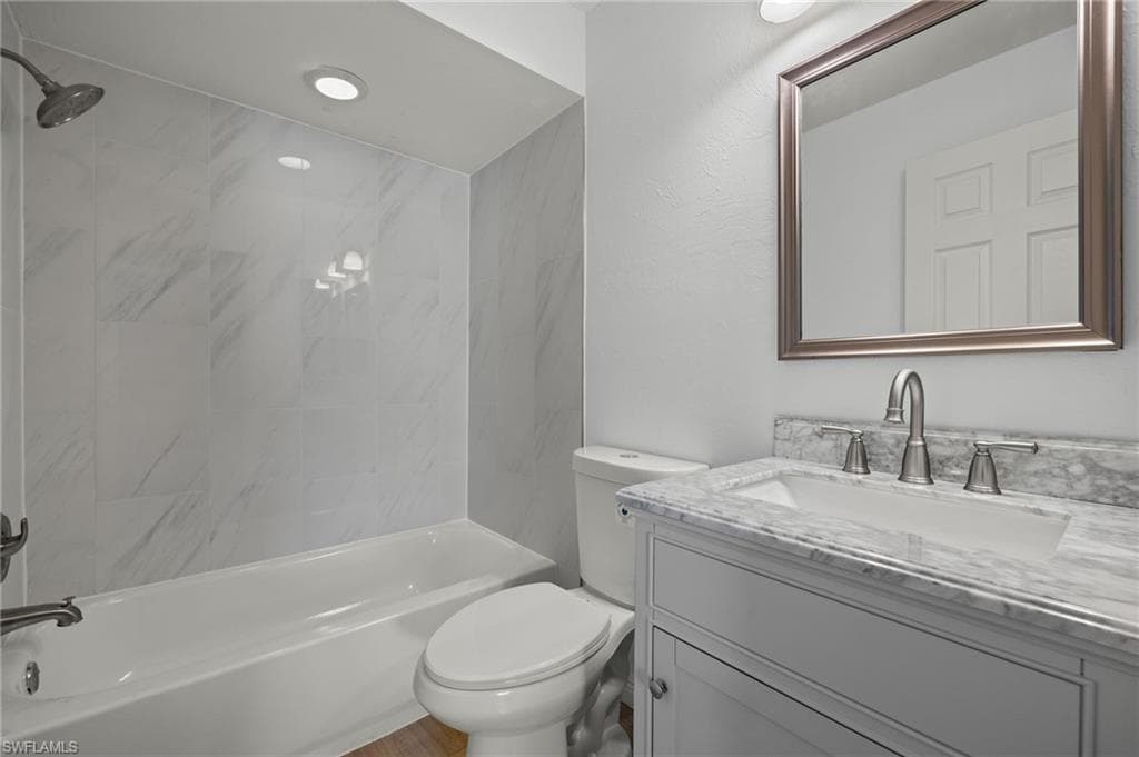 1518 SW Courtyards LN # 197, CAPE CORAL FL 33914-25