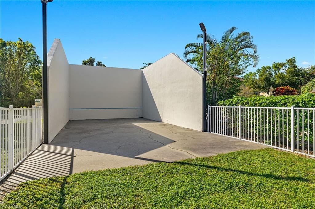 1518 SW Courtyards LN # 197, CAPE CORAL FL 33914-32