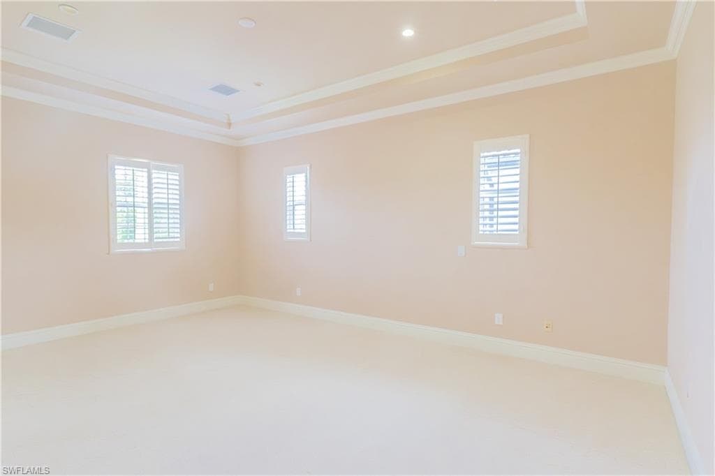 2915 Coco Lakes DR, NAPLES FL 34105-26