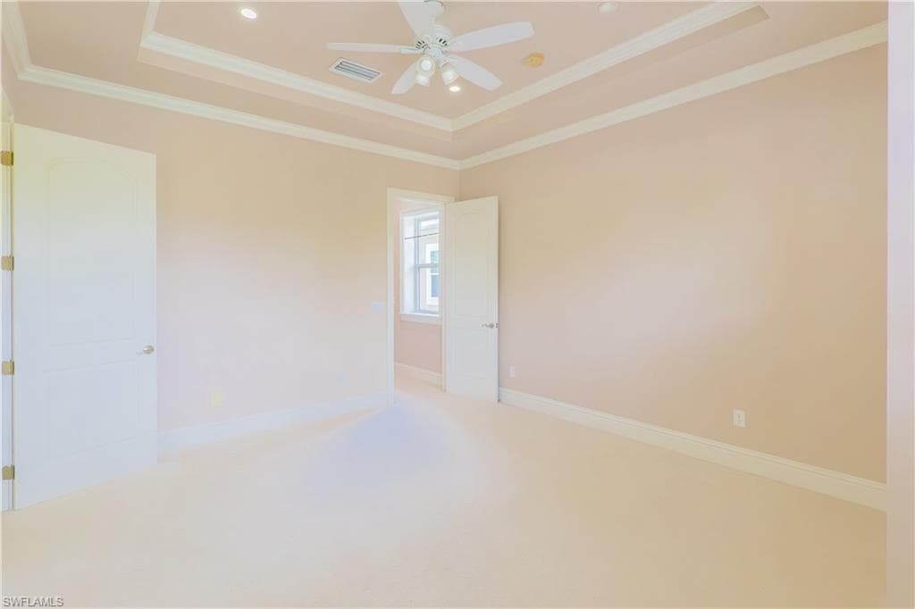 2915 Coco Lakes DR, NAPLES FL 34105-25