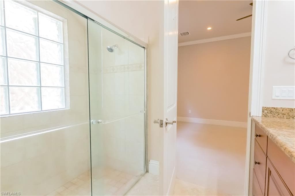 2915 Coco Lakes DR, NAPLES FL 34105-37