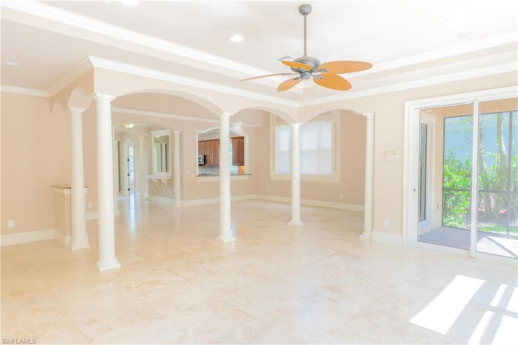 2915 Coco Lakes DR, NAPLES FL 34105-10