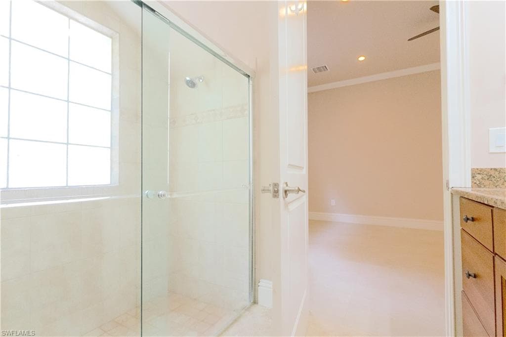 2915 Coco Lakes DR, NAPLES FL 34105-38