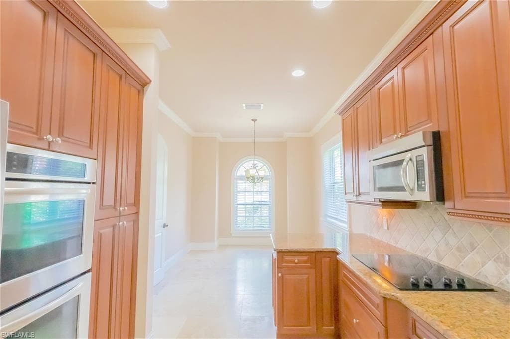 2915 Coco Lakes DR, NAPLES FL 34105-20