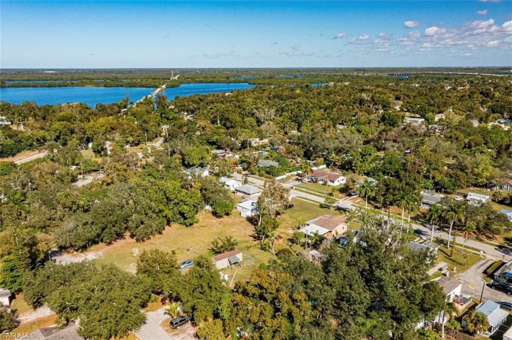 318 Bellair RD, FORT MYERS FL 33905-25