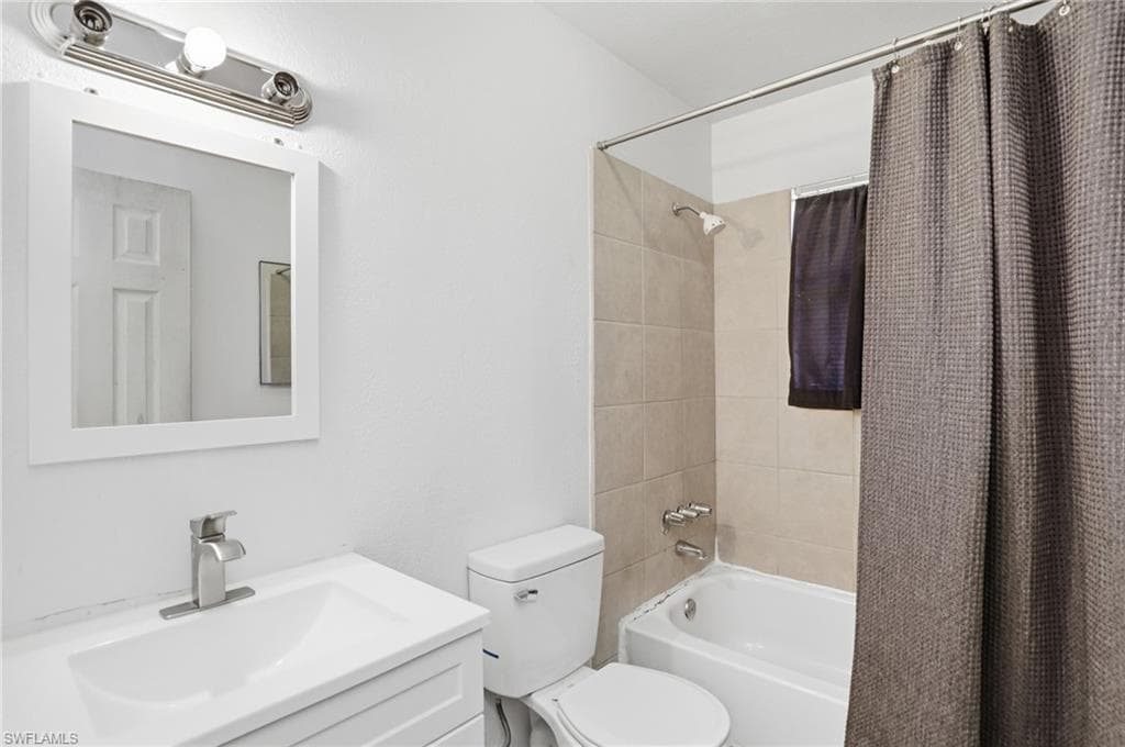 318 Bellair RD, FORT MYERS FL 33905-2