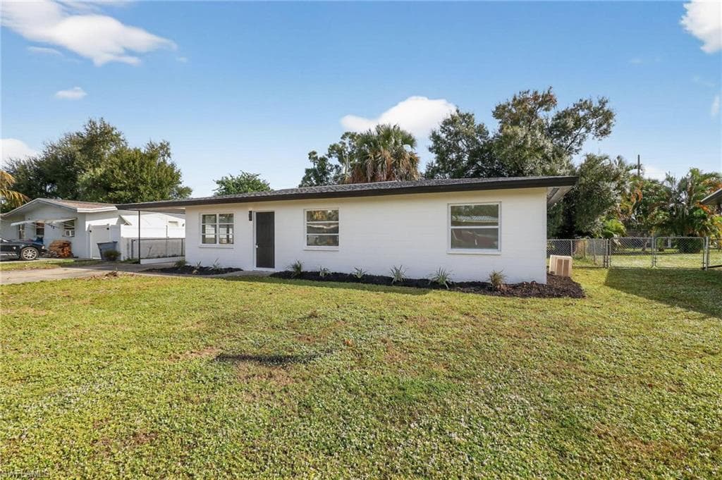 1196 Pine Lake DR, CAPE CORAL FL 33909-1