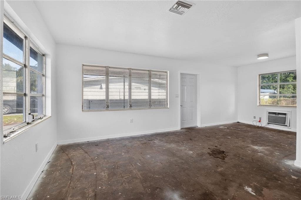 1196 Pine Lake DR, CAPE CORAL FL 33909-5
