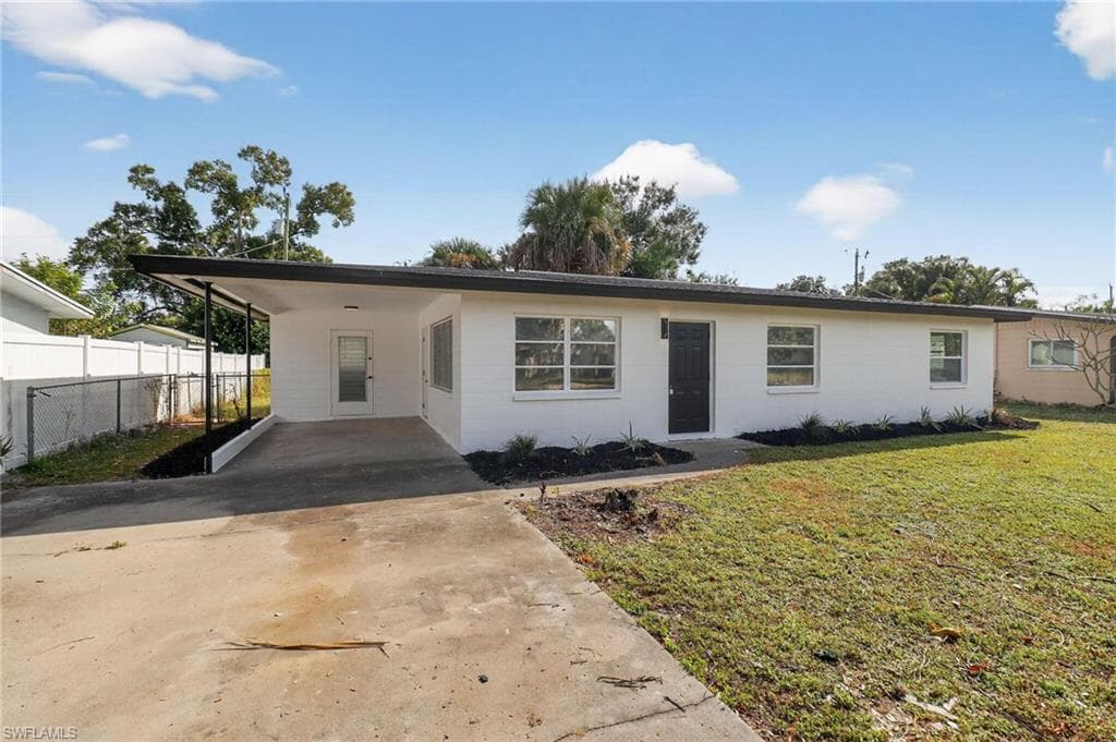 1196 Pine Lake DR, CAPE CORAL FL 33909-2