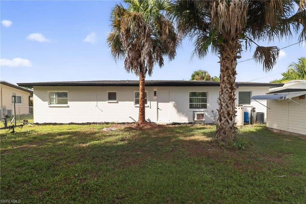 1196 Pine Lake DR, CAPE CORAL FL 33909-14