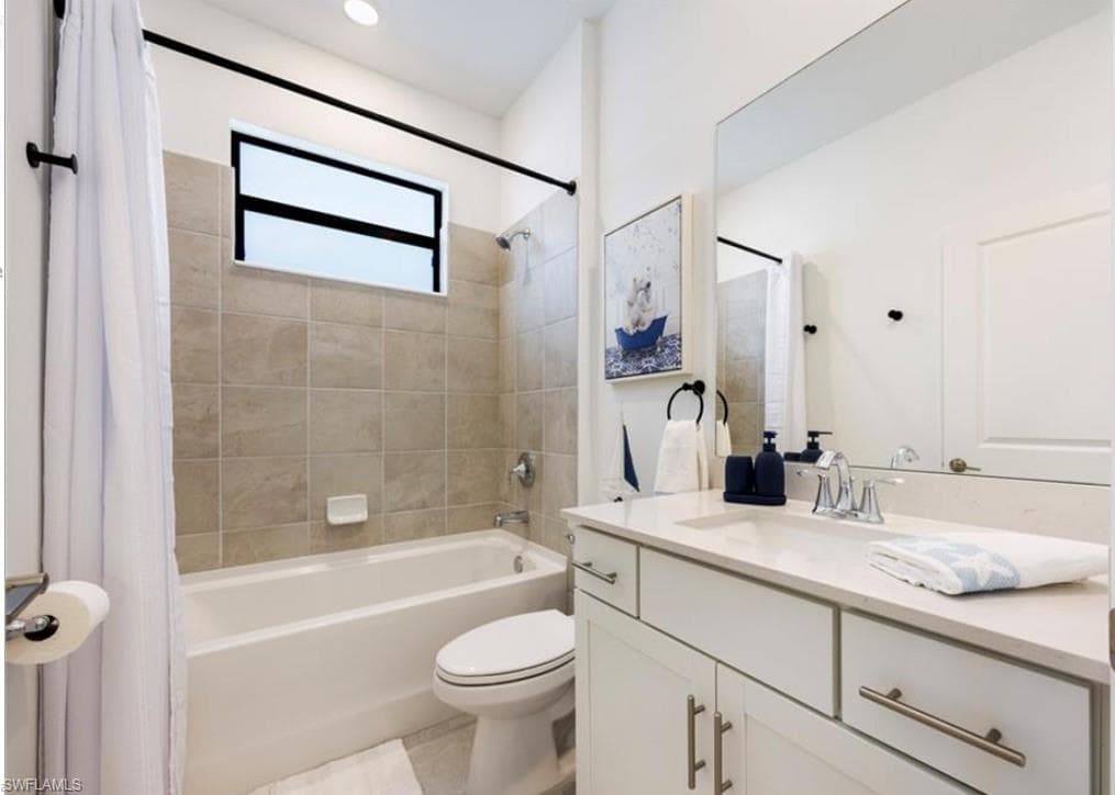 19573 Hinkley DR, ESTERO FL 33928-18