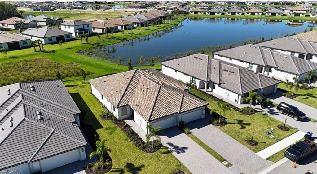 19573 Hinkley DR, ESTERO FL 33928-39