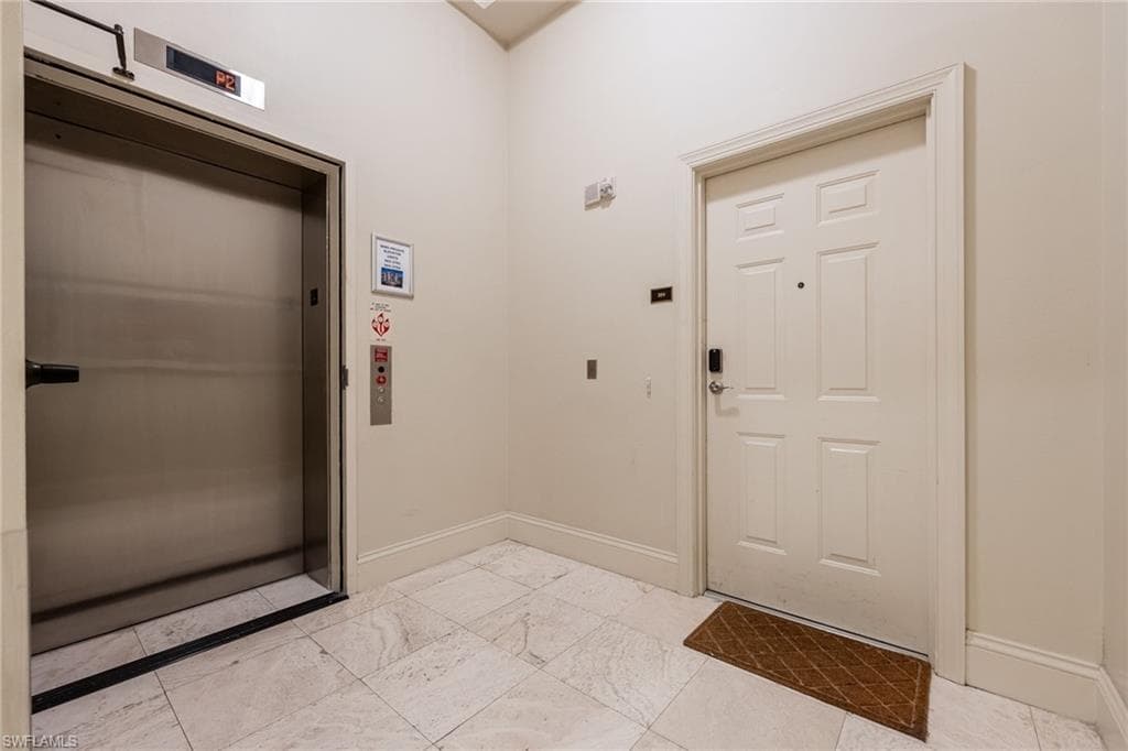 2743 1st ST # 304, FORT MYERS FL 33916-1