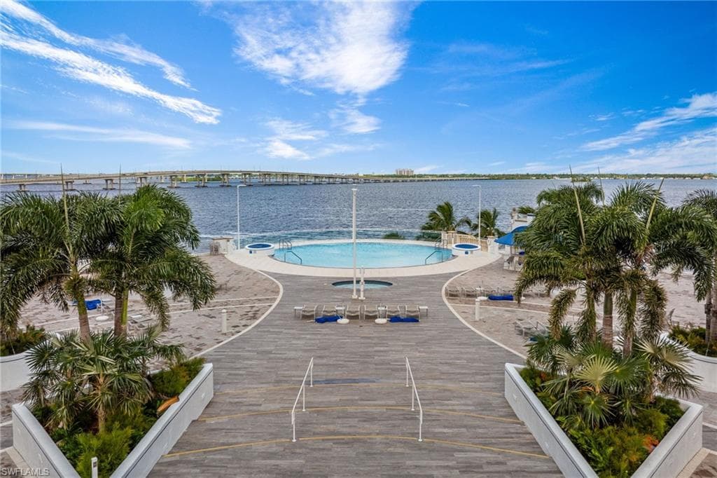 2743 1st ST # 304, FORT MYERS FL 33916-45