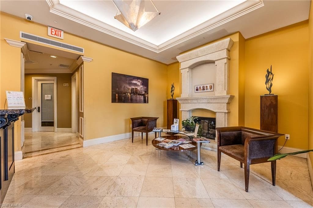 2743 1st ST # 304, FORT MYERS FL 33916-33