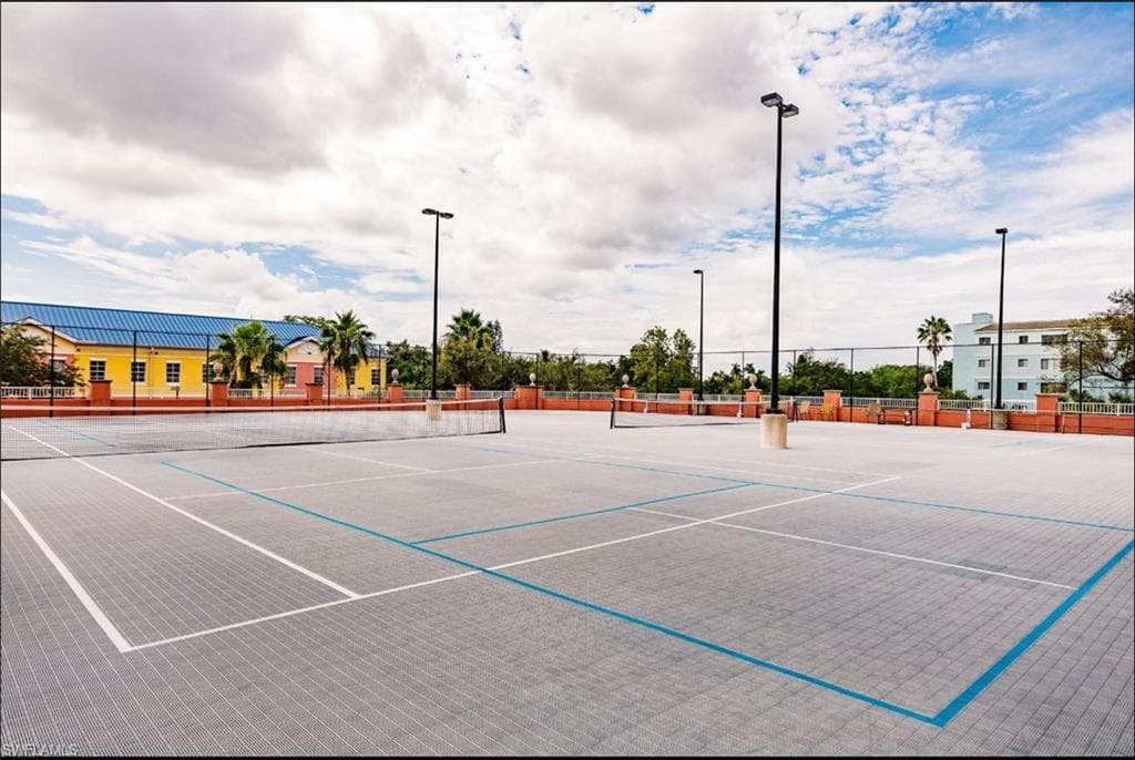 2743 1st ST # 304, FORT MYERS FL 33916-38