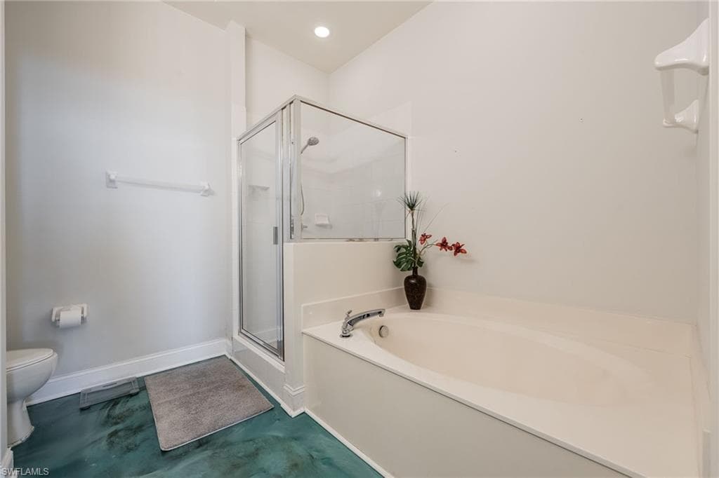 2743 1st ST # 304, FORT MYERS FL 33916-24