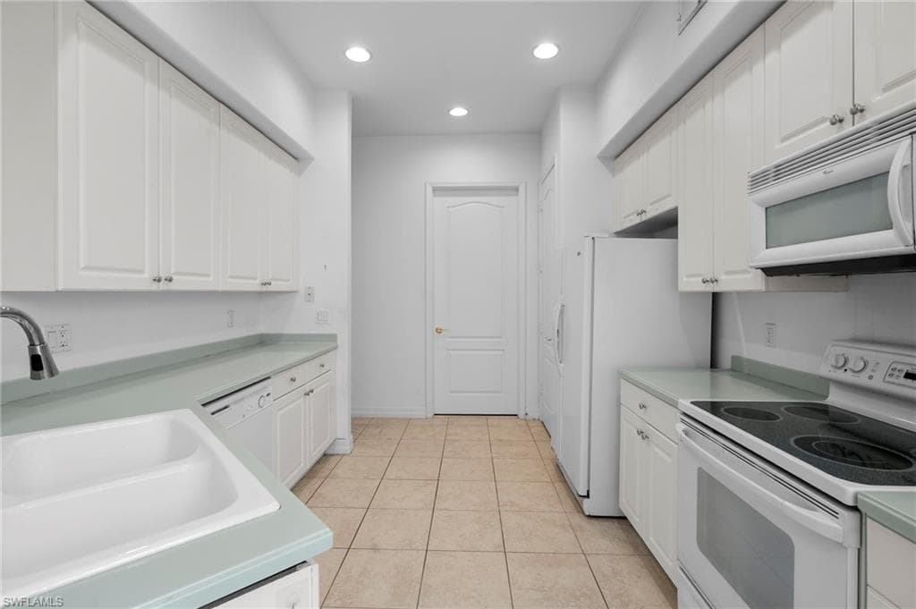 6010 Jonathans Bay CIR # 102, FORT MYERS FL 33908-11