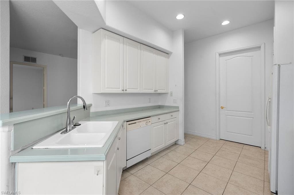 6010 Jonathans Bay CIR # 102, FORT MYERS FL 33908-10