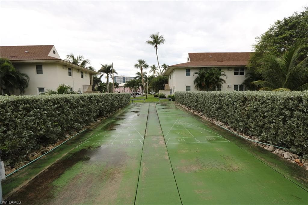 235 Seaview CT # B5, MARCO ISLAND FL 34145-16