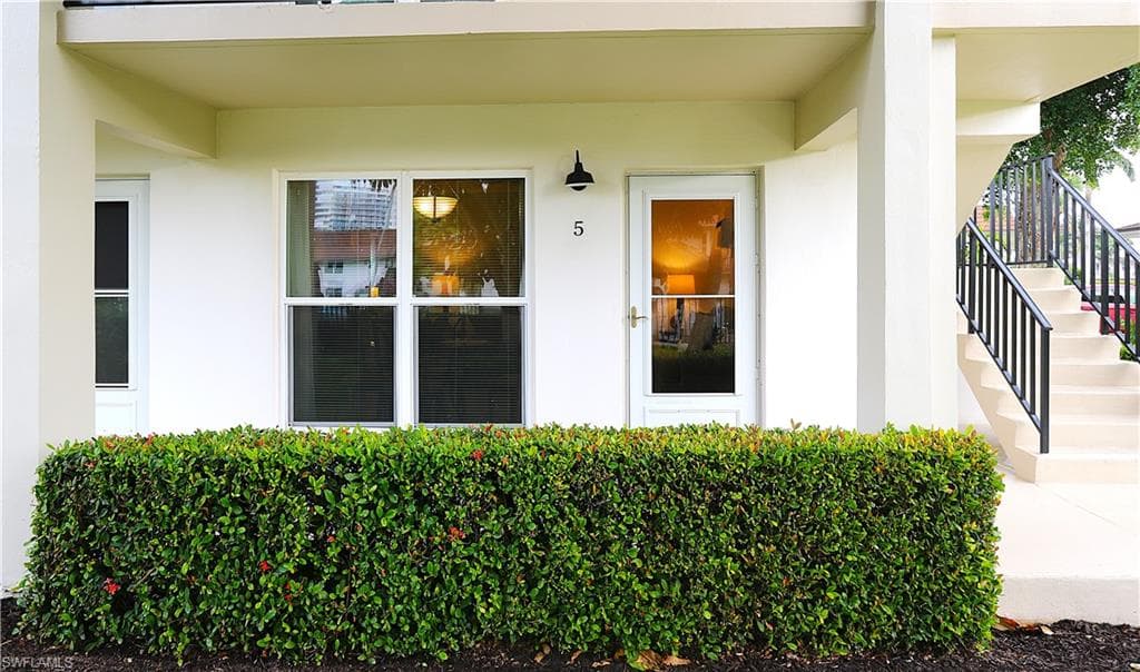 235 Seaview CT # B5, MARCO ISLAND FL 34145-14