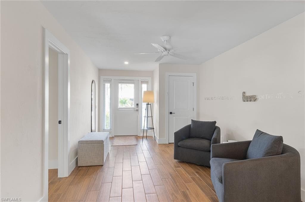 3 Crooked LN # 23, NAPLES FL 34112-11