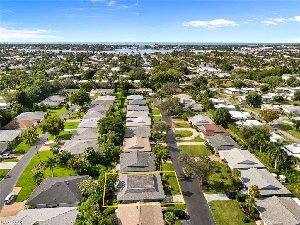 3 Crooked LN # 23, NAPLES FL 34112-25